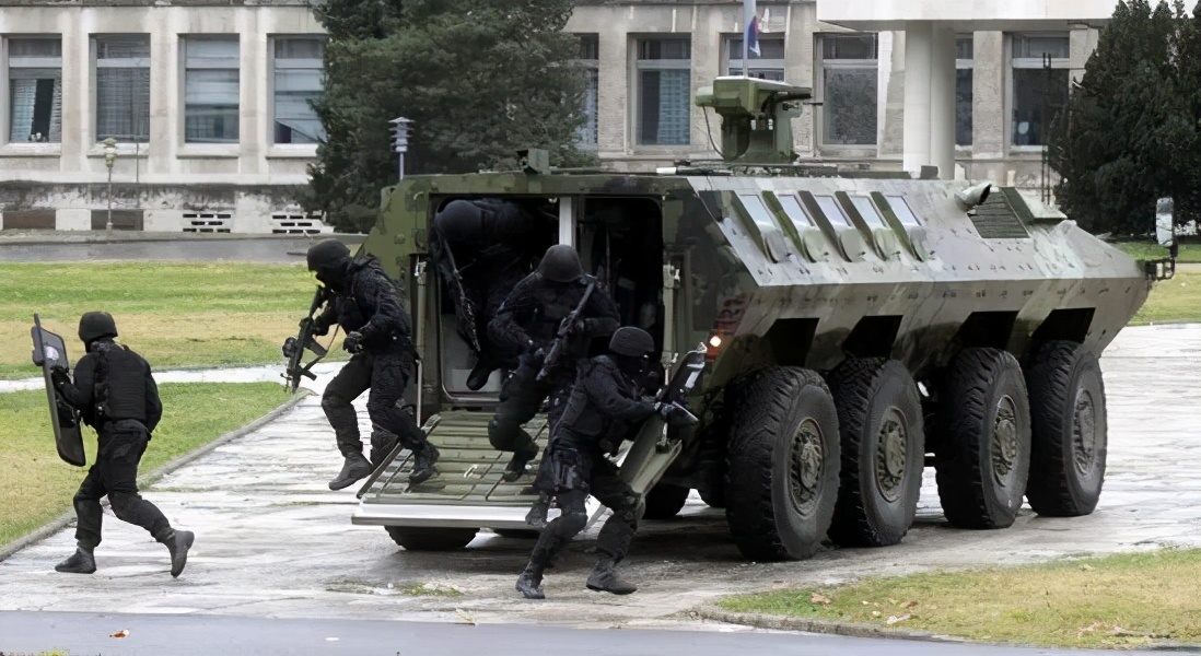 一位轉(zhuǎn)業(yè)后的特種兵，辦農(nóng)場(chǎng)種瓜菜，靠1個(gè)優(yōu)點(diǎn)，年賺200萬